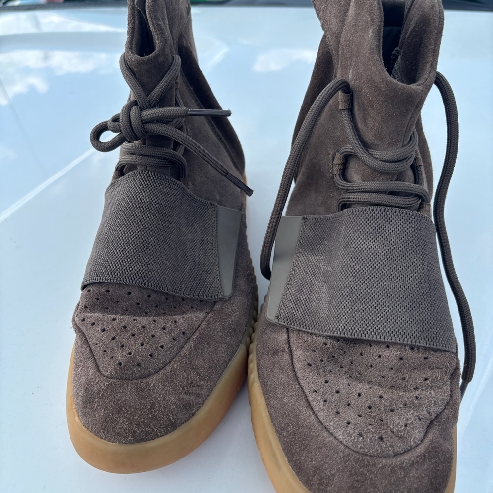 Yeezy 750 boost chocolate